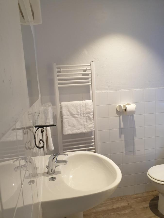Au Relais Provencal Hotel บันโญลส์-ล็อง-โฟเรต์ ภายนอก รูปภาพ
