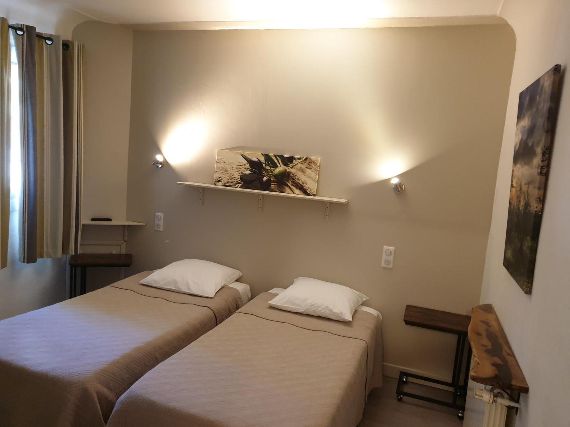Au Relais Provencal Hotel บันโญลส์-ล็อง-โฟเรต์ ภายนอก รูปภาพ