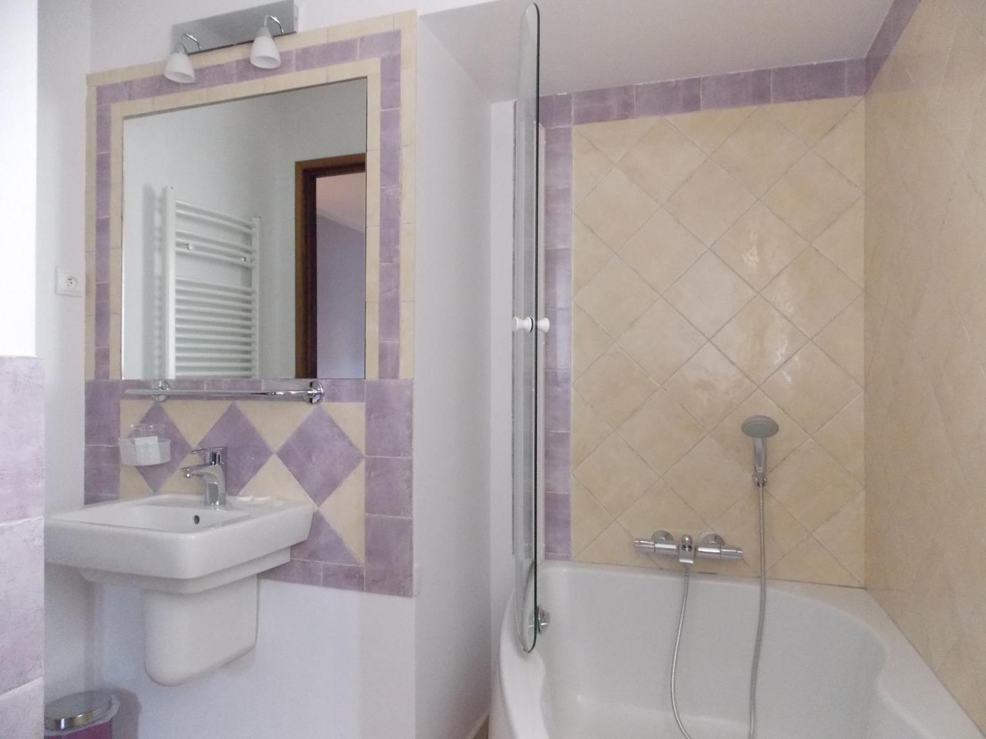 Au Relais Provencal Hotel บันโญลส์-ล็อง-โฟเรต์ ห้อง รูปภาพ