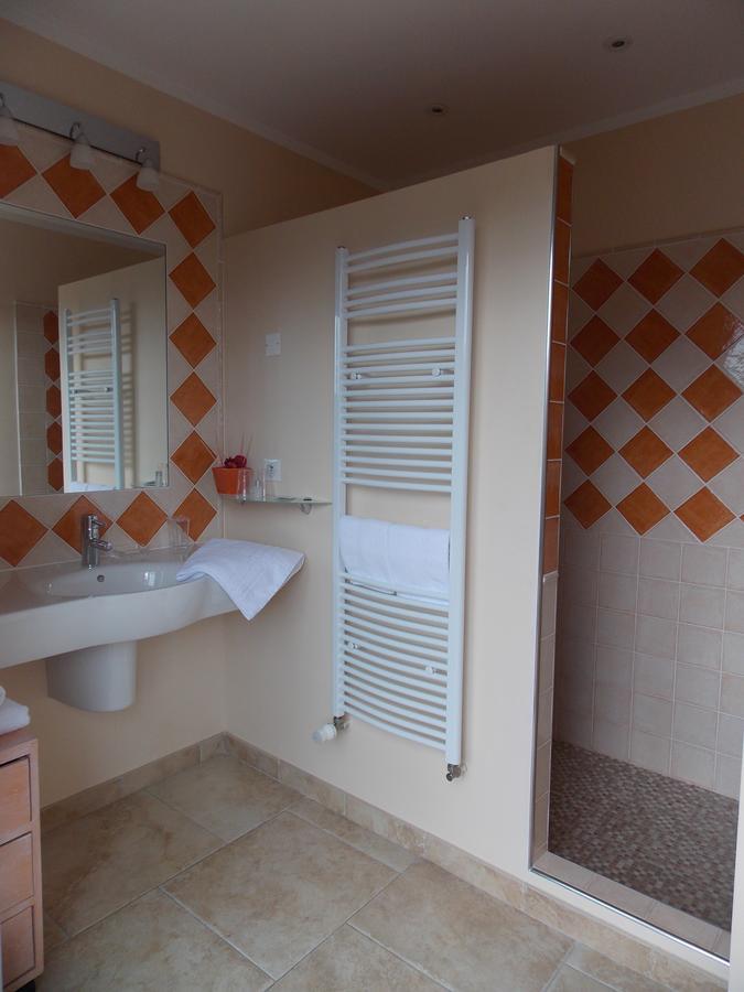 Au Relais Provencal Hotel บันโญลส์-ล็อง-โฟเรต์ ภายนอก รูปภาพ