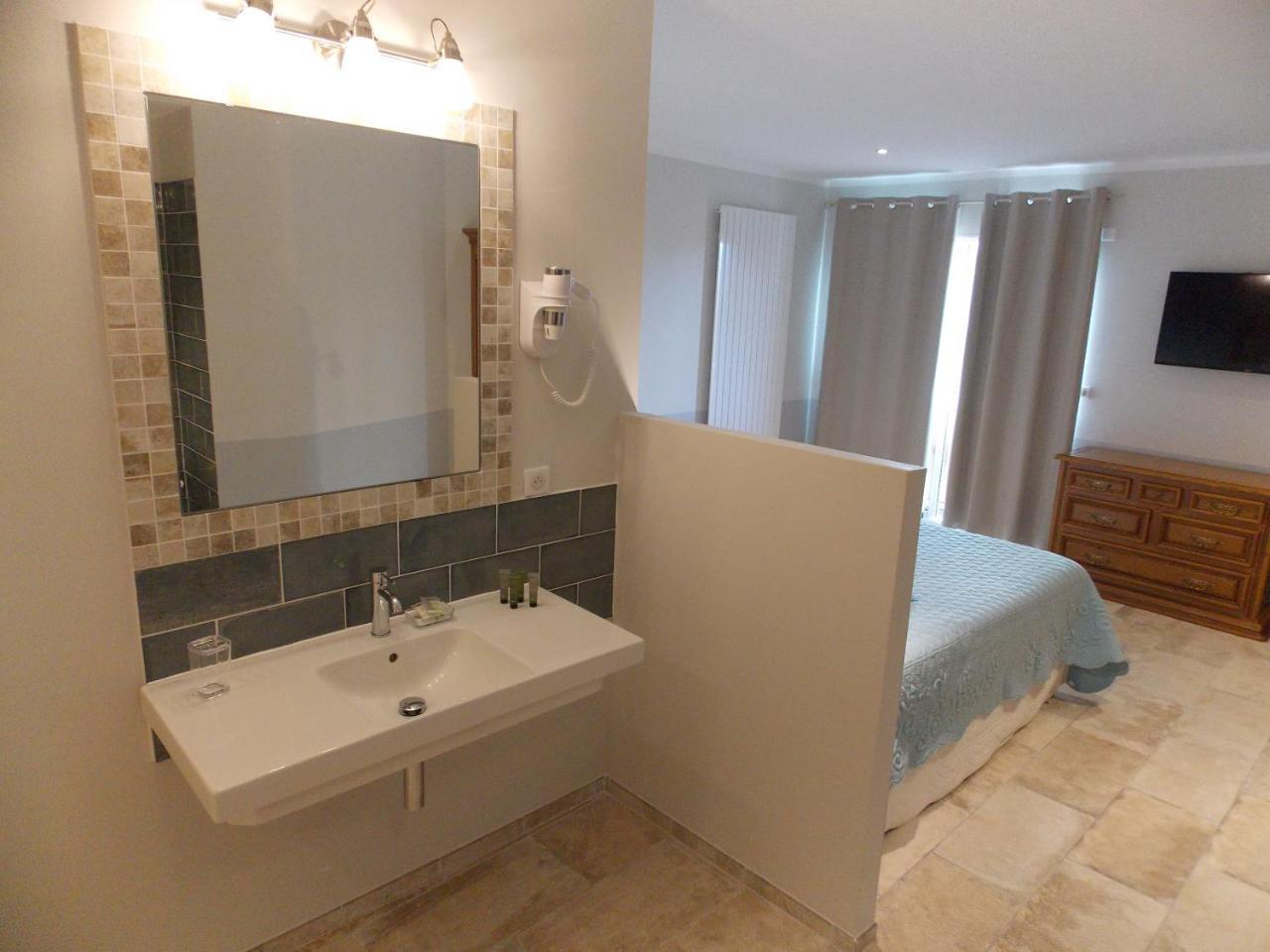 Au Relais Provencal Hotel บันโญลส์-ล็อง-โฟเรต์ ภายนอก รูปภาพ